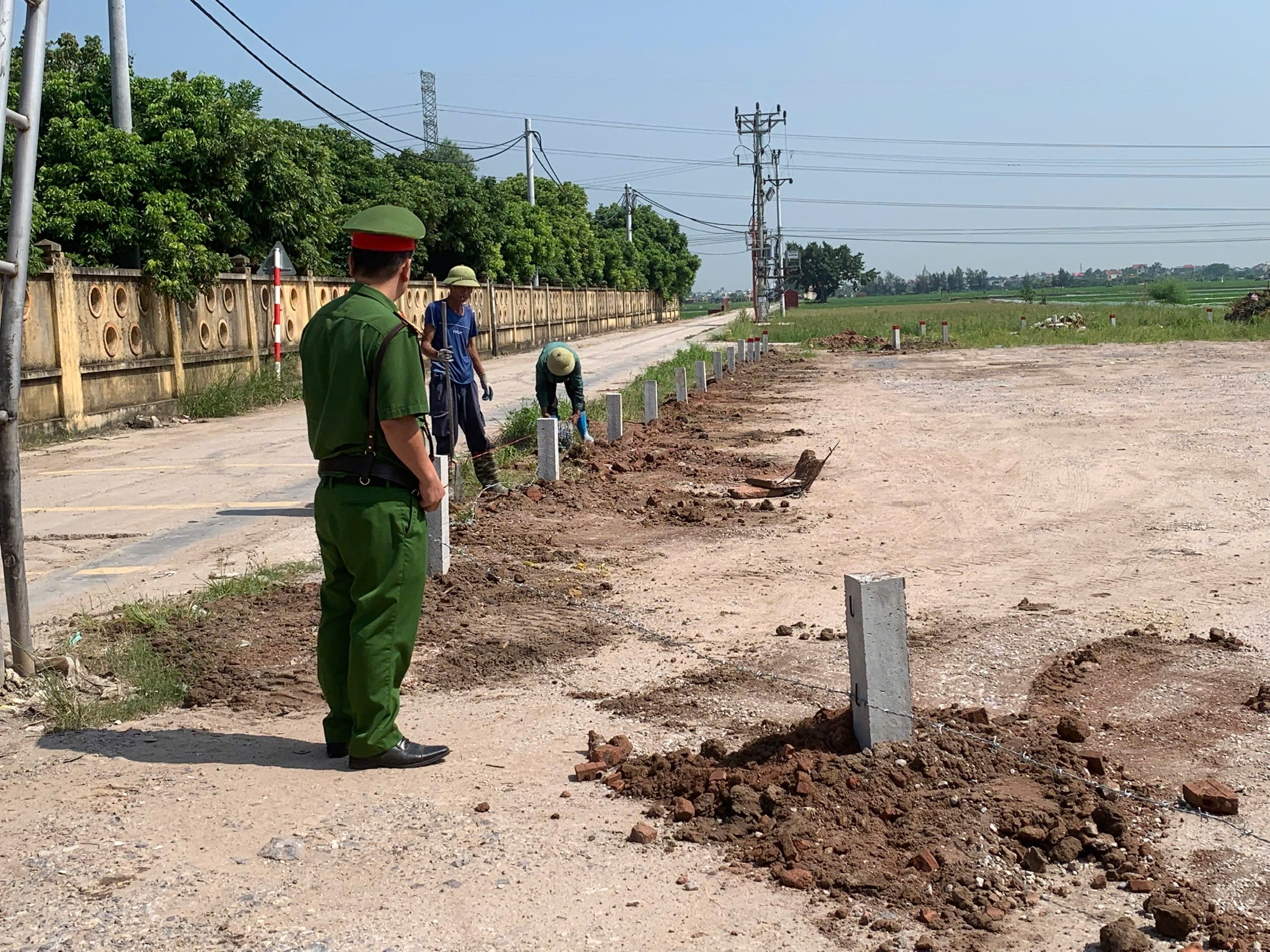 Công an phường Nam Đồng tham mưu xử lý triệt để các điểm trông giữ xe tự phát